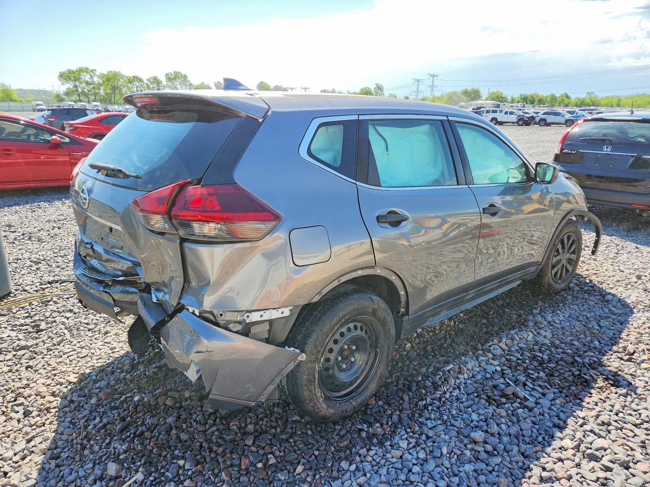 2018 Nissan Rogue S - Image 3