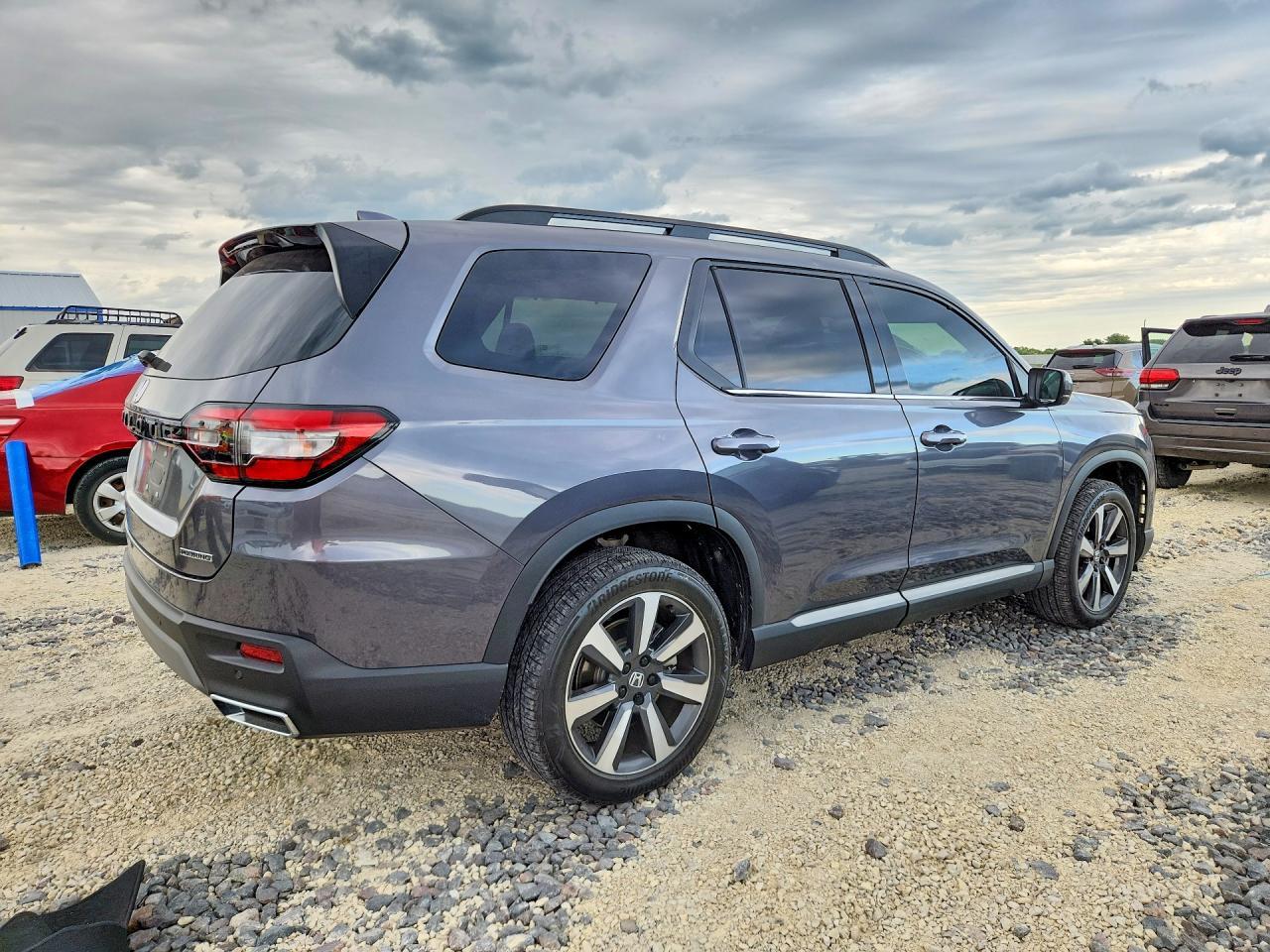2025 Honda Pilot Touring - Image 3