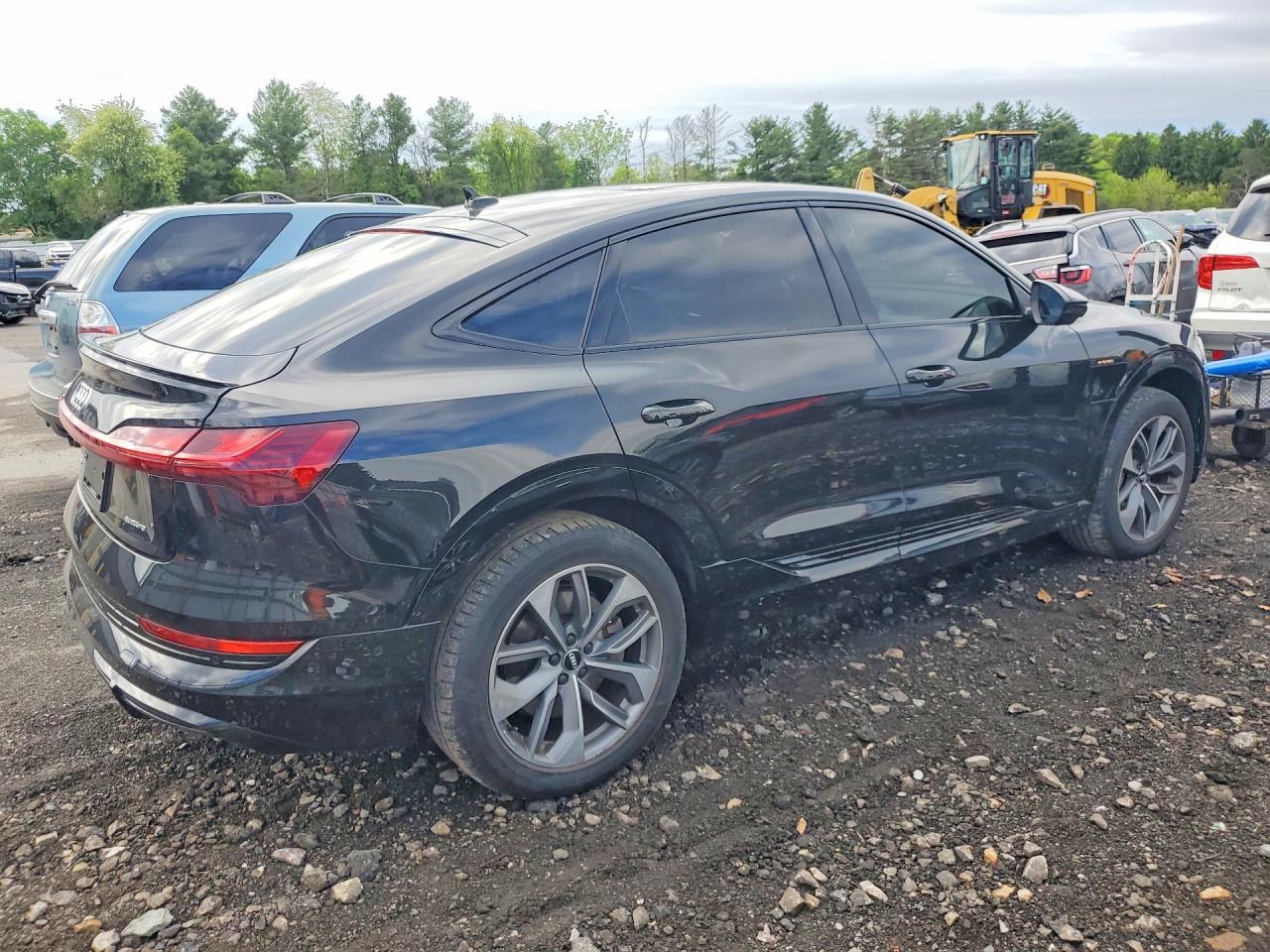 2021 Audi E-Tron Sportback Premium Plus - Image 3