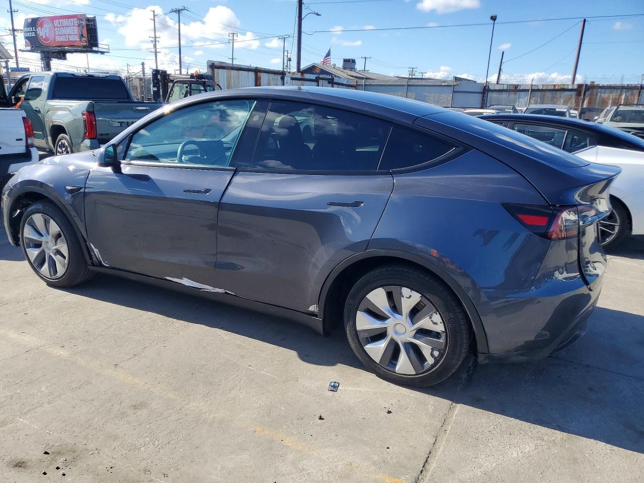 2023 Tesla Model Y - Фото 2