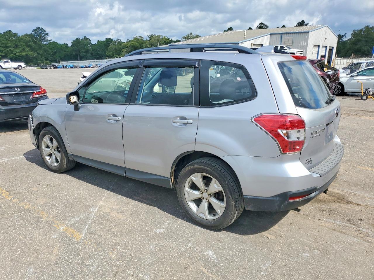 2016 Subaru Forester 2.5I - Image 2