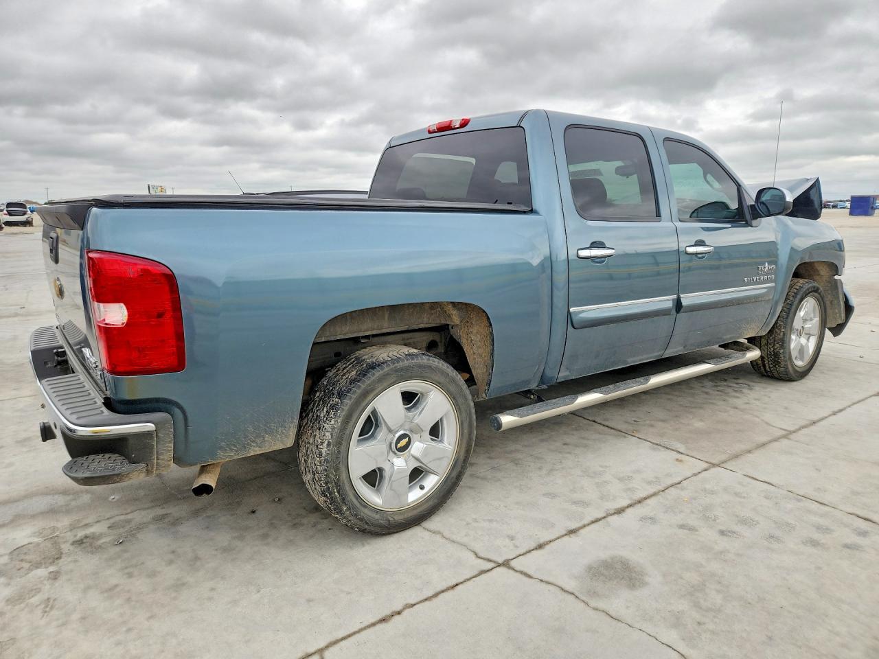 2011 Chevrolet Silverado C1500 Lt - Image 3