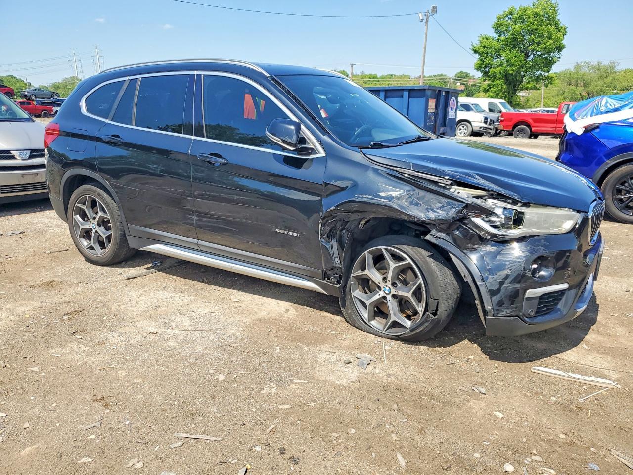 2017 BMW X1 xDrive28I - Фото 4