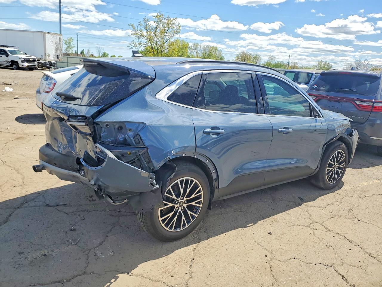 2025 Ford Escape - Фото 3