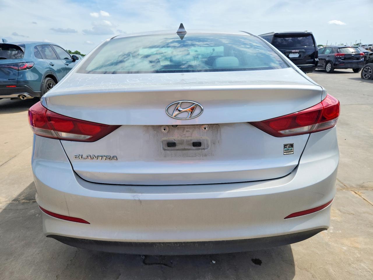 2017 Hyundai Elantra Se - Фото 6