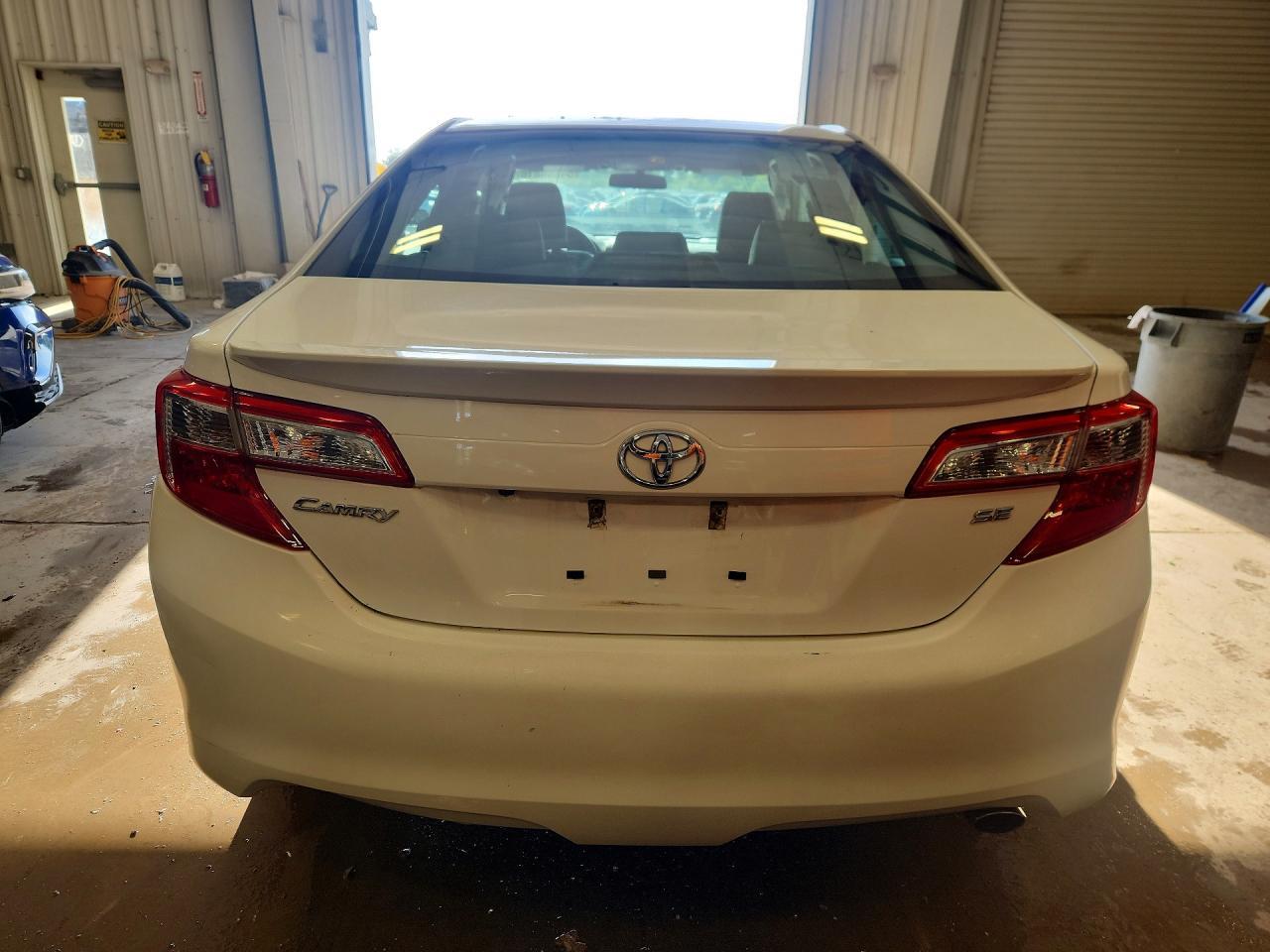 2014 Toyota Camry Se - Фото 6