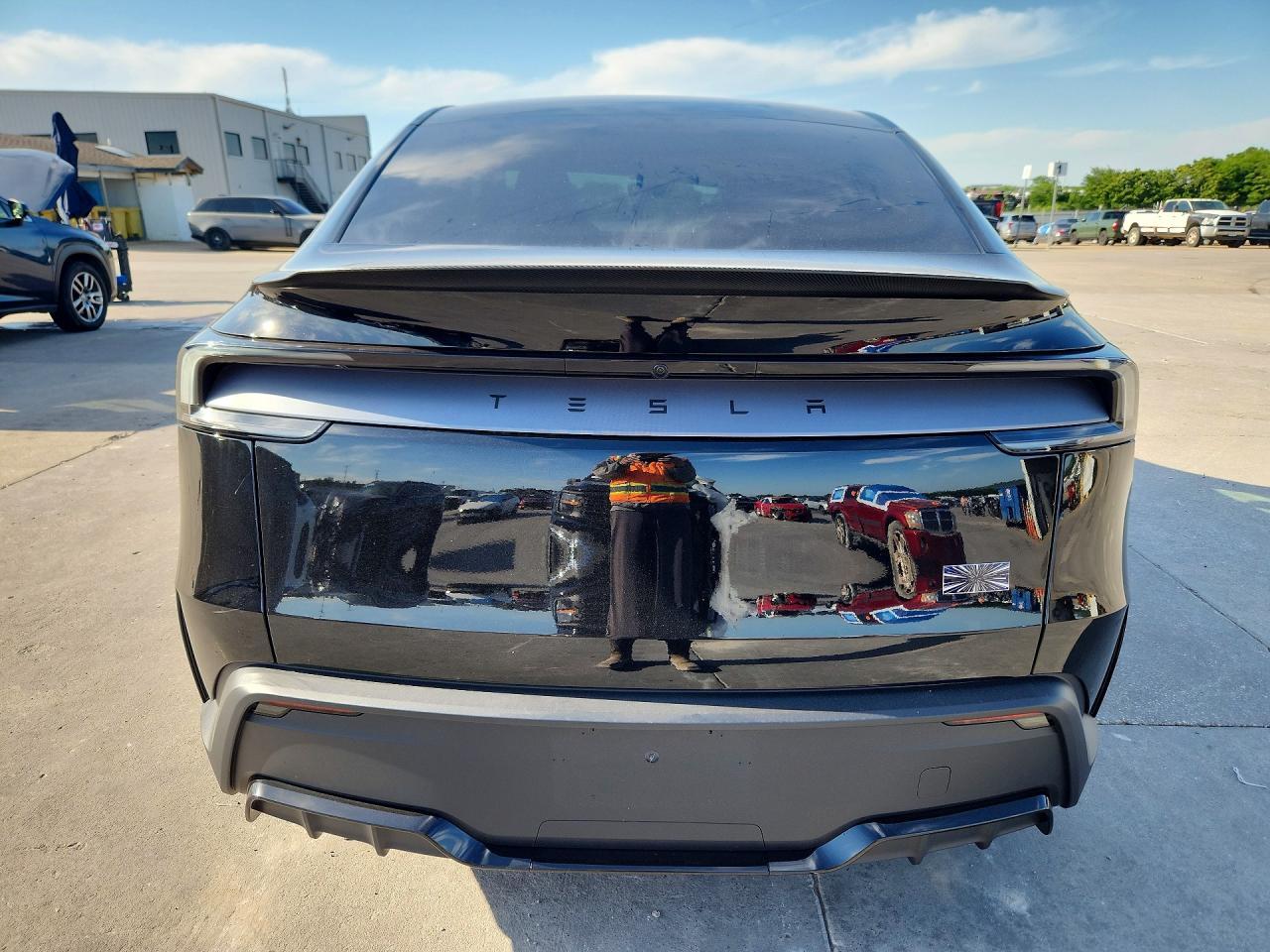 2026 Tesla Model Y - Фото 6