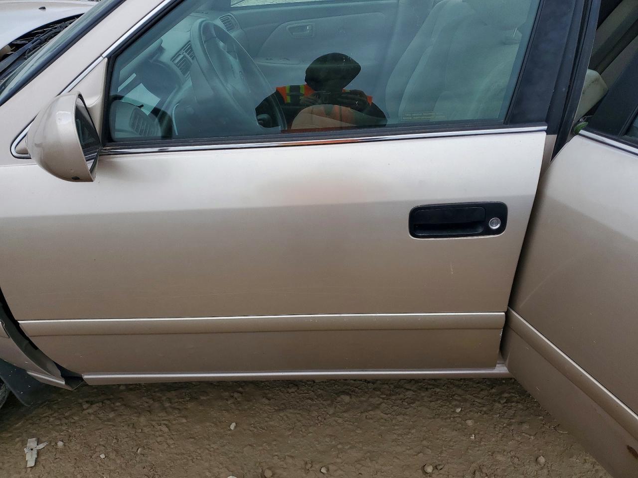 2001 Toyota Camry Le - Image 7