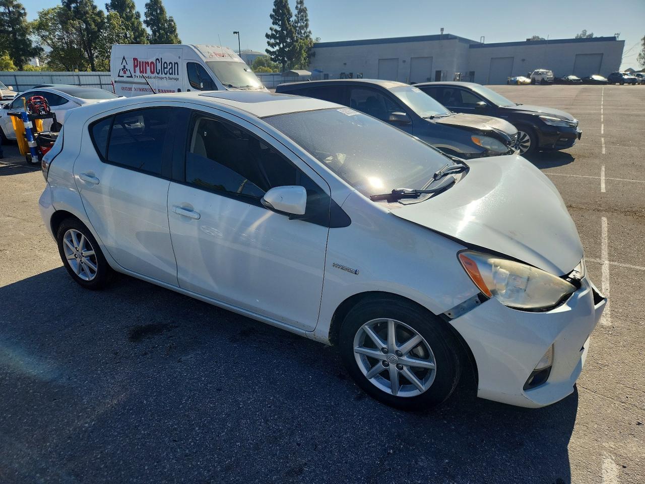 2014 Toyota Prius C Four - Фото 4