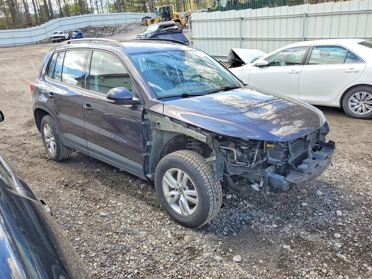 2016 Volkswagen Tiguan S - Фото 4