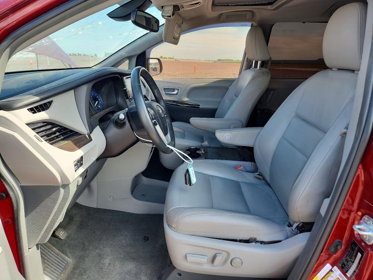 2018 Toyota Sienna Xle 8-Passenger - Фото 7