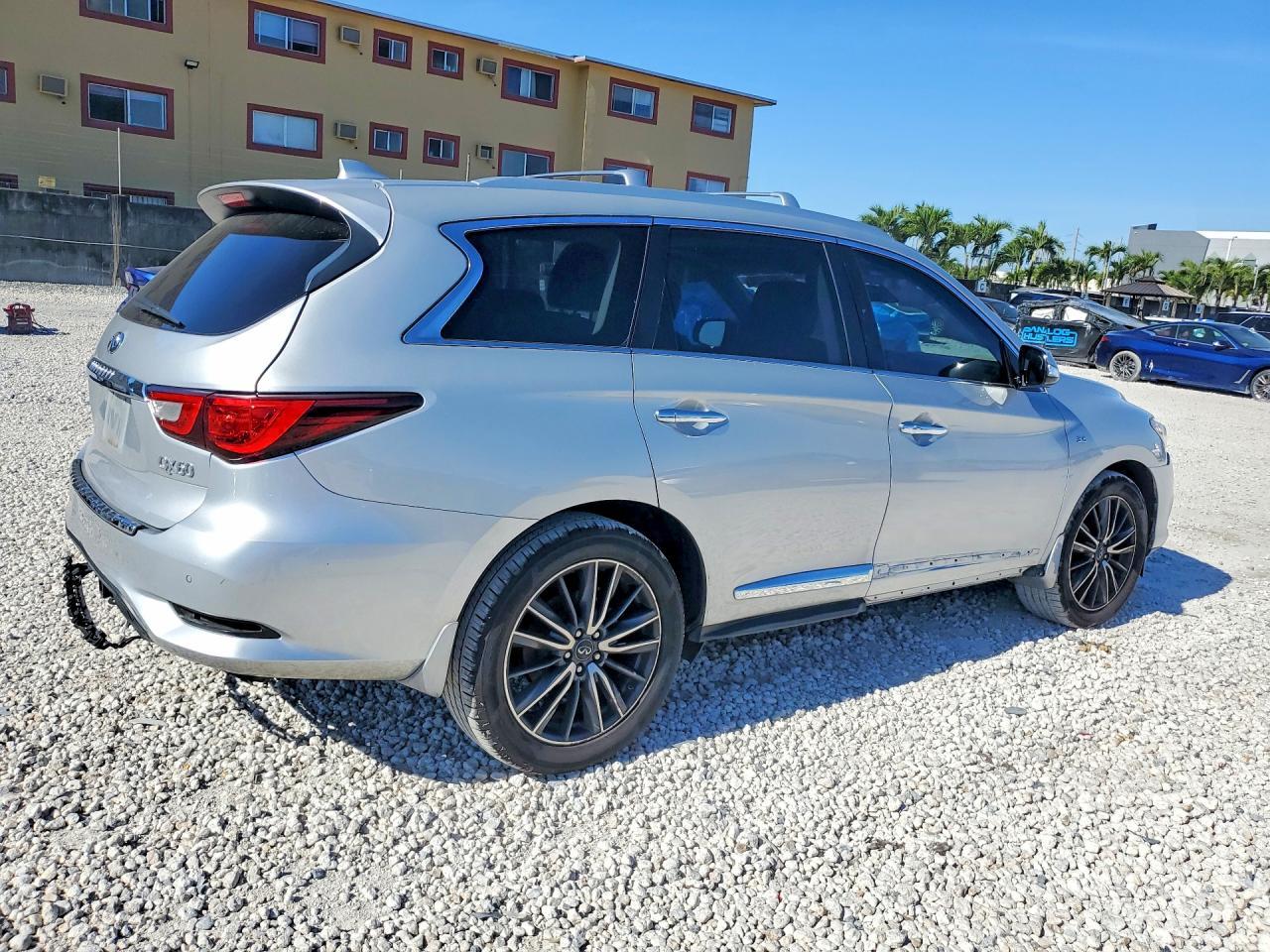 2017 Infiniti Qx60 Base - Фото 3