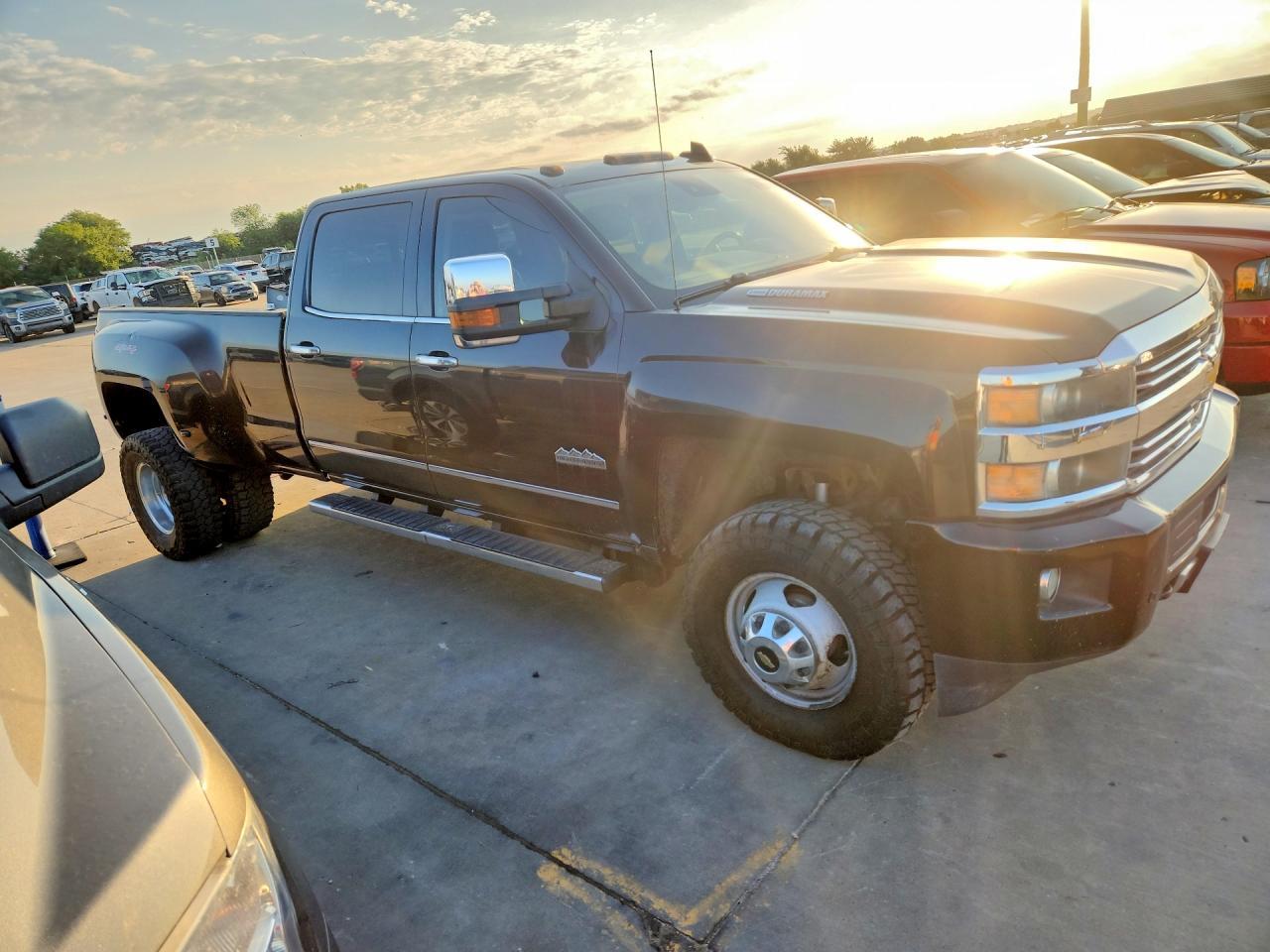 2016 Chevrolet Silverado K3500 High Country - Image 4