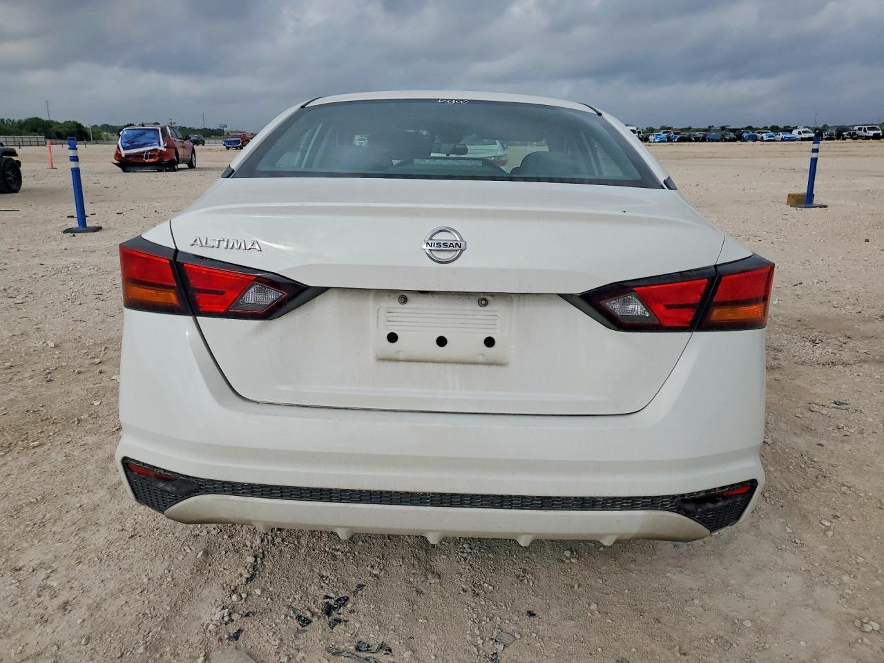 2022 Nissan Altima S - Image 6