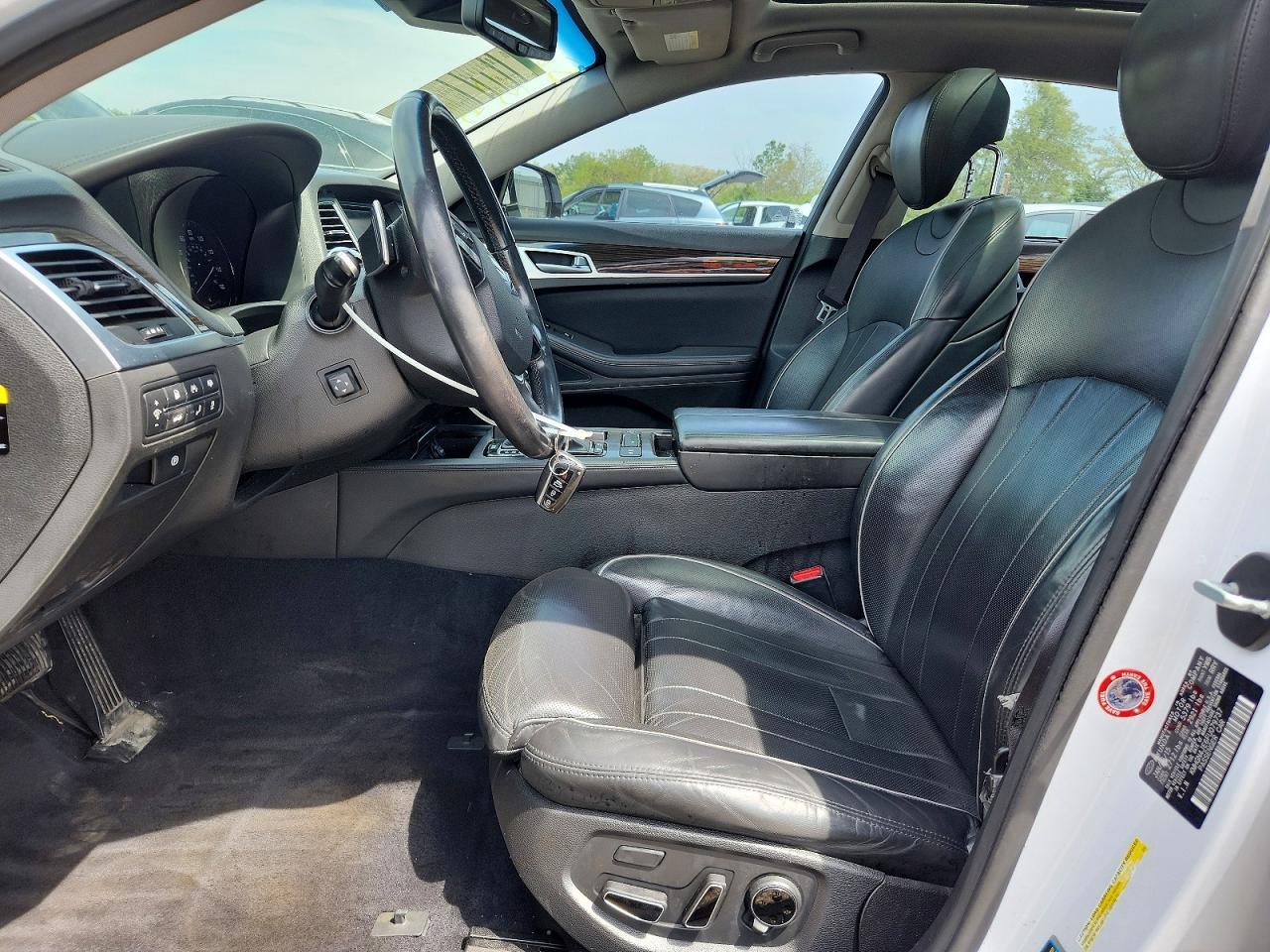 2015 Hyundai Genesis 3.8L - Image 7