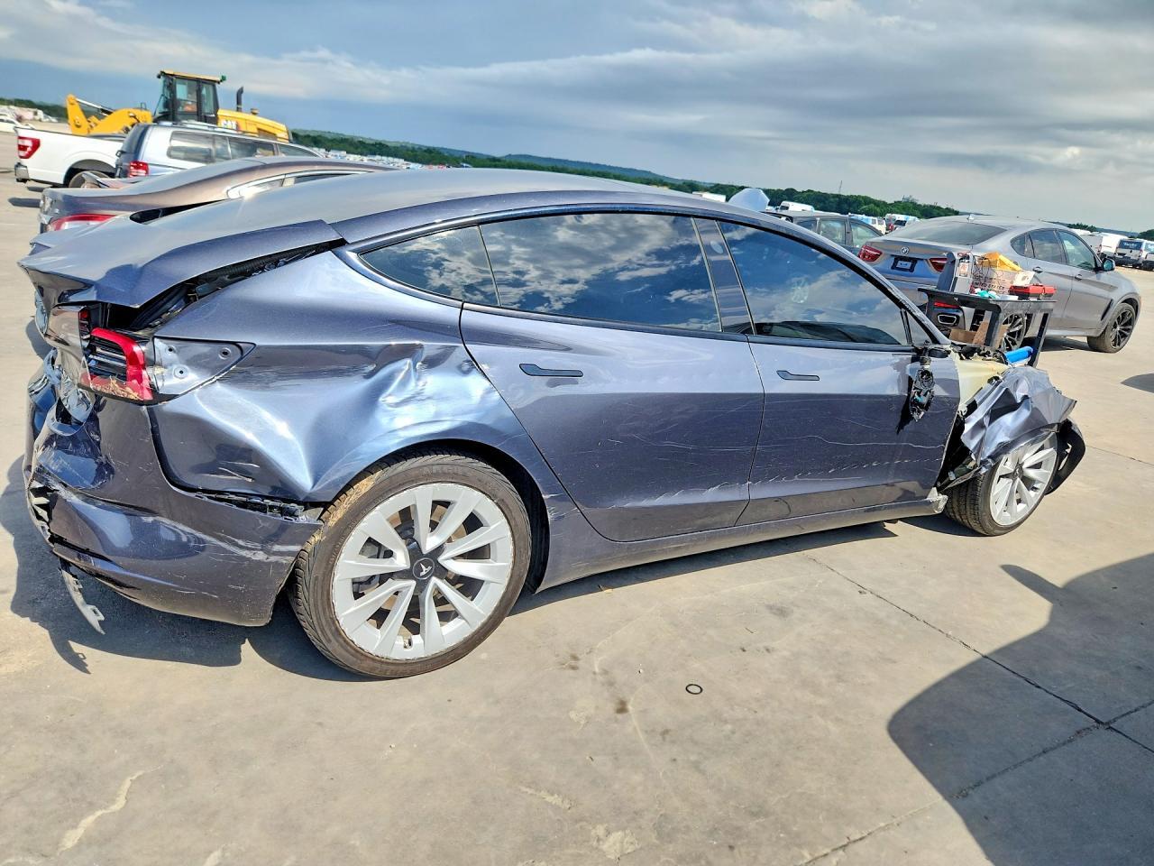 2023 Tesla Model 3 - Фото 3