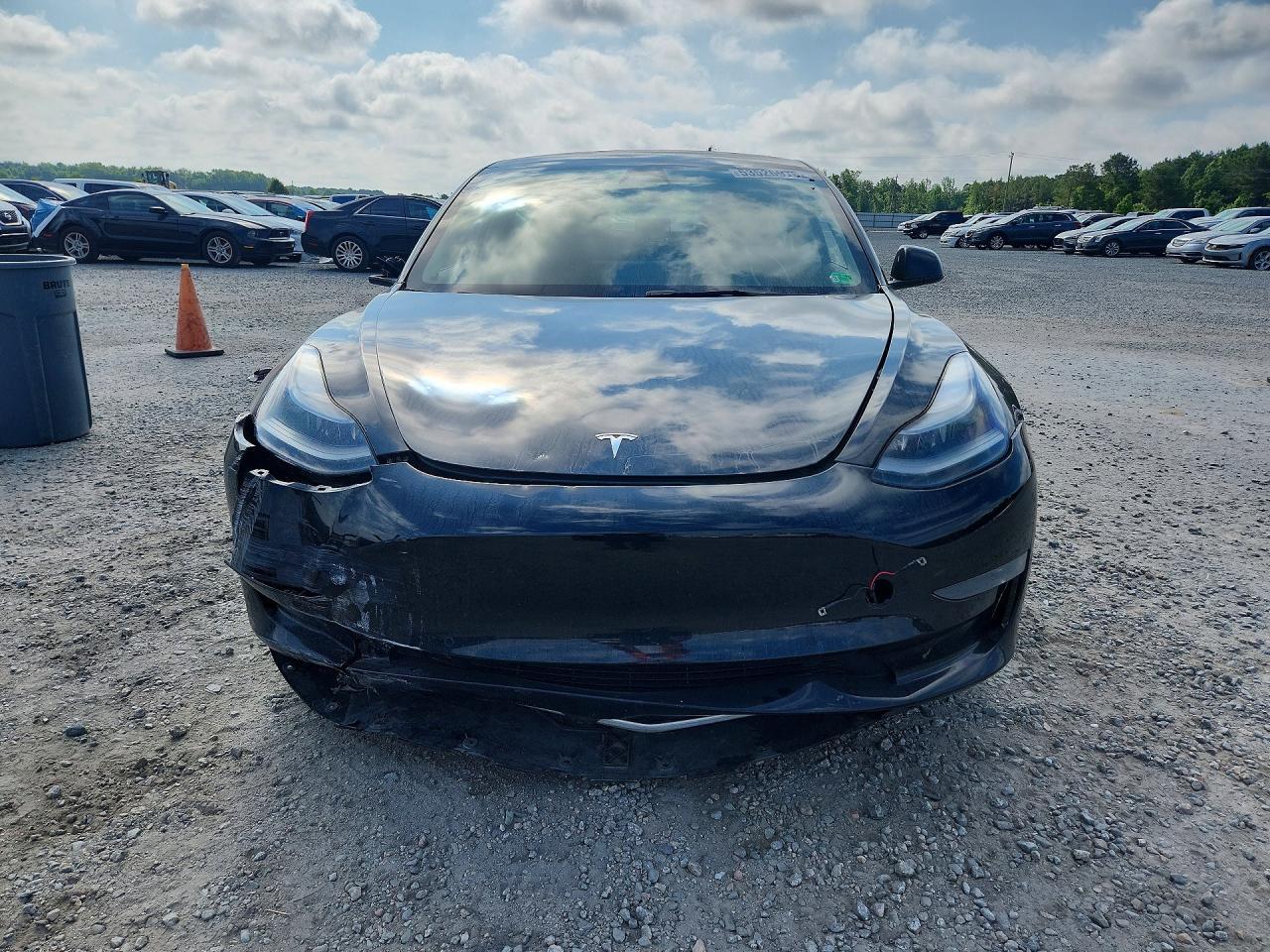 2022 Tesla Model 3 - Фото 5