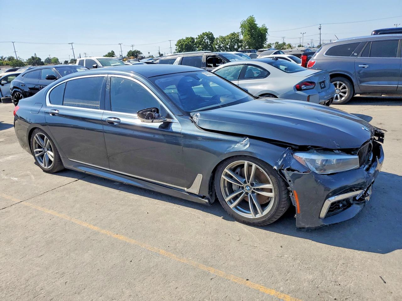 2019 BMW 740 Xi - Фото 4