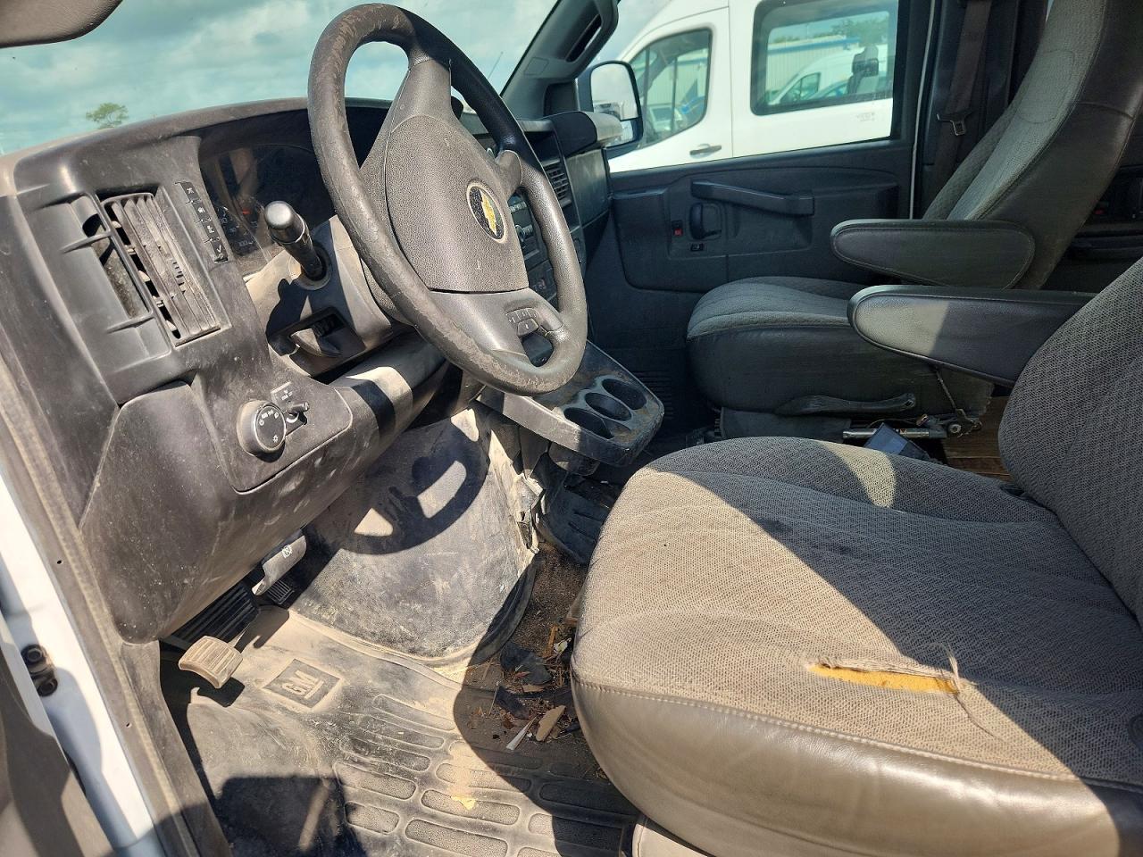 2020 Chevrolet Express Lt Ext - Image 7