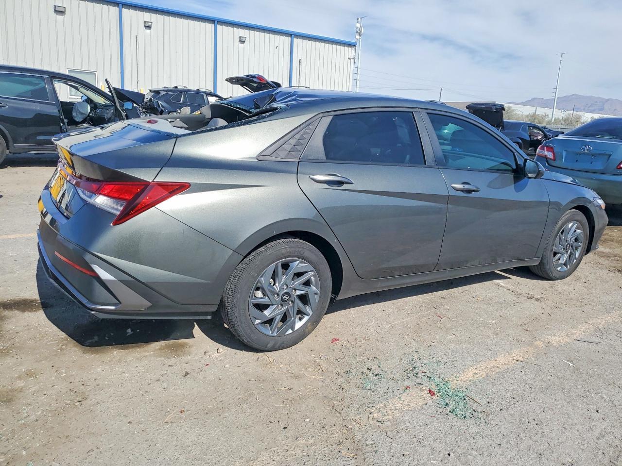 2024 Hyundai Elantra Sel - Фото 3