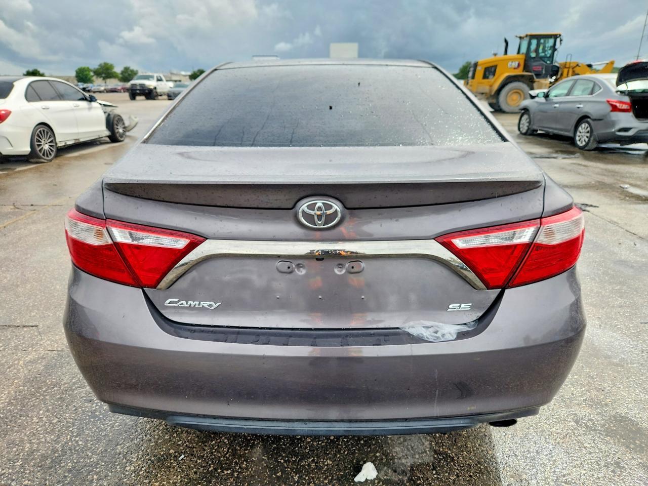 2017 Toyota Camry Se - Фото 6