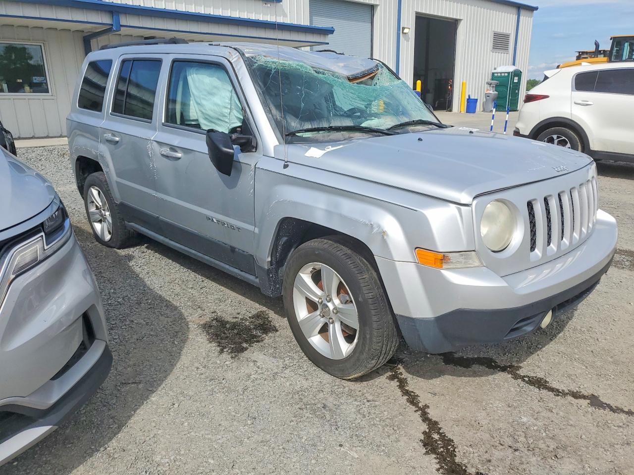 2013 Jeep Patriot Latitude - Фото 4