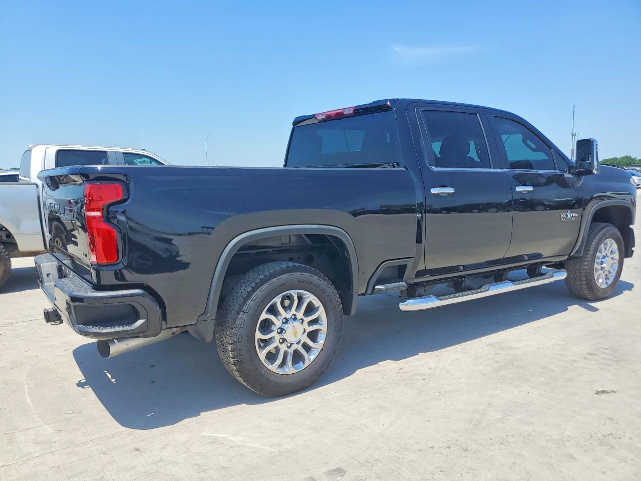 2025 Chevrolet Silverado K2500 Heavy Duty Lt - Image 3