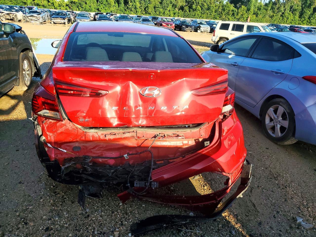 2019 Hyundai Elantra Se - Image 6