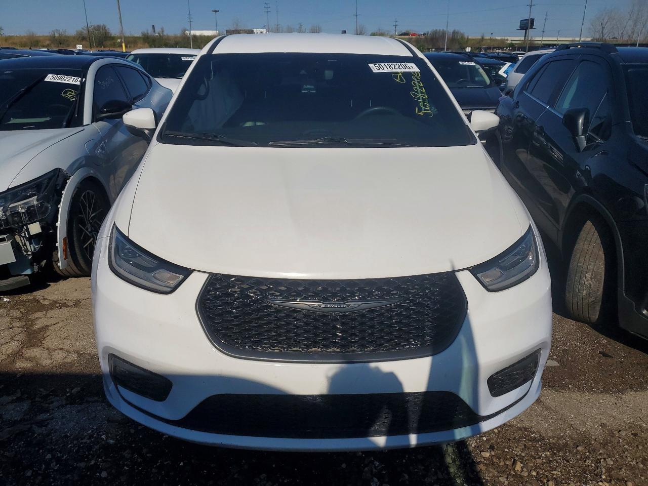 2023 Chrysler Pacifica Hybrid Touring L - Image 5