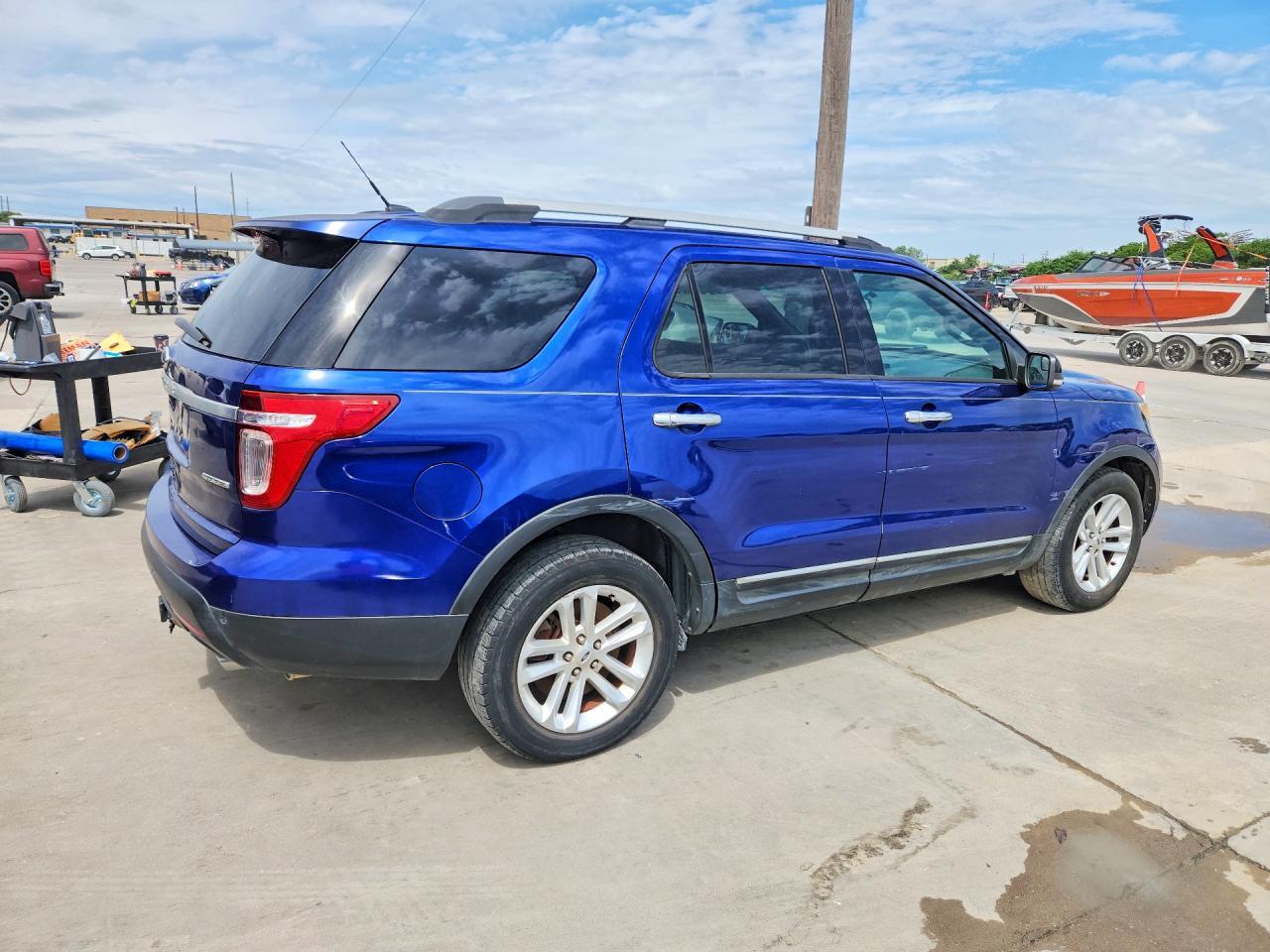 2015 Ford Explorer Xlt - Image 3