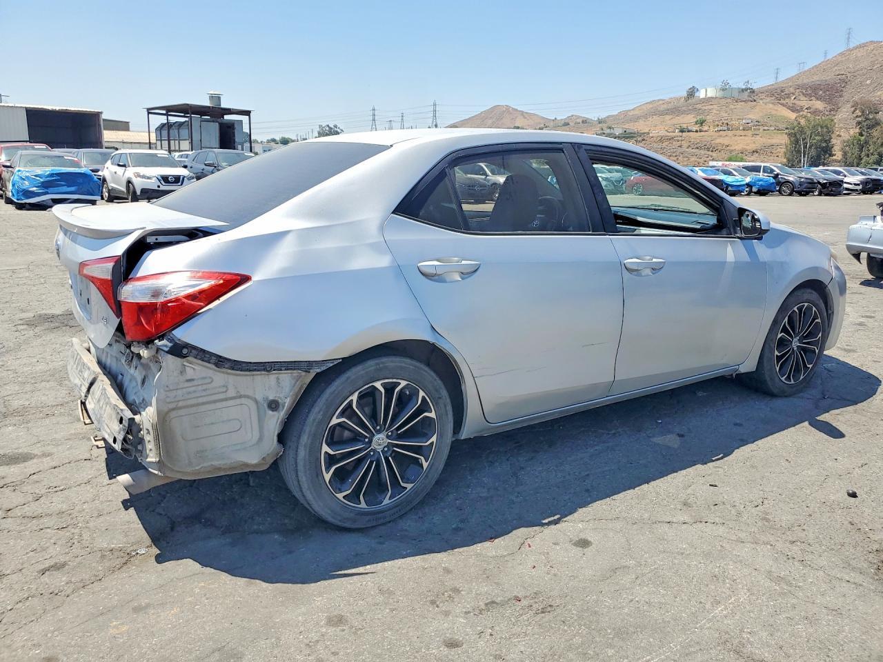 2014 Toyota Corolla Le - Image 3