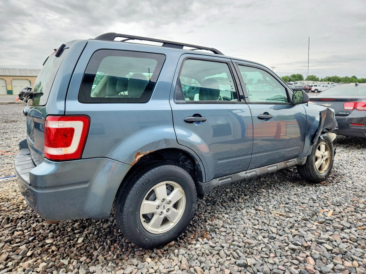 2010 Ford Escape Xls - Image 3
