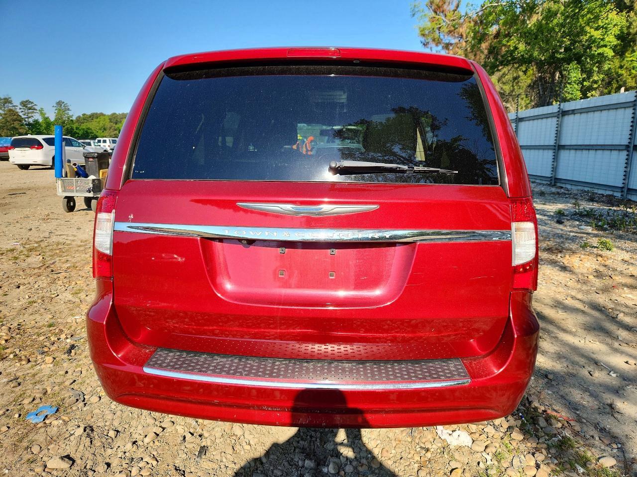2013 Chrysler Town & Country Touring - Image 6