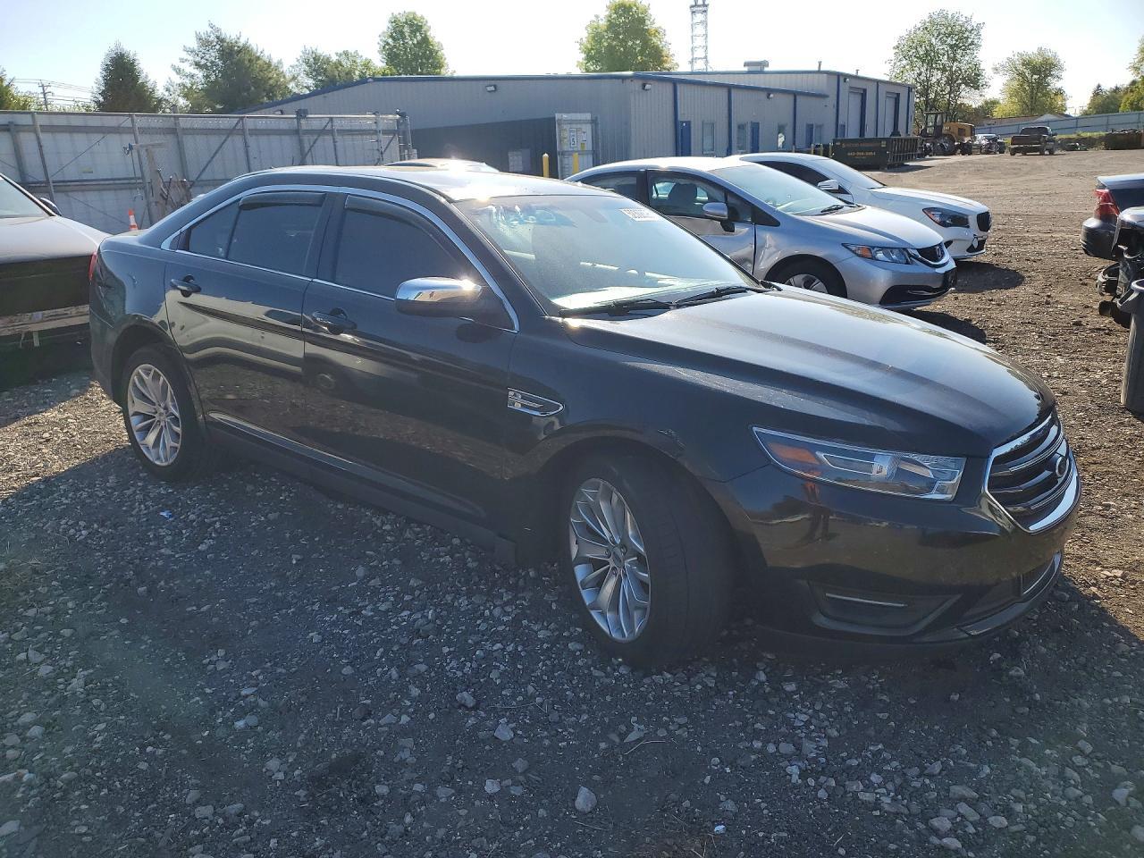 2015 Ford Taurus Limited - Image 4