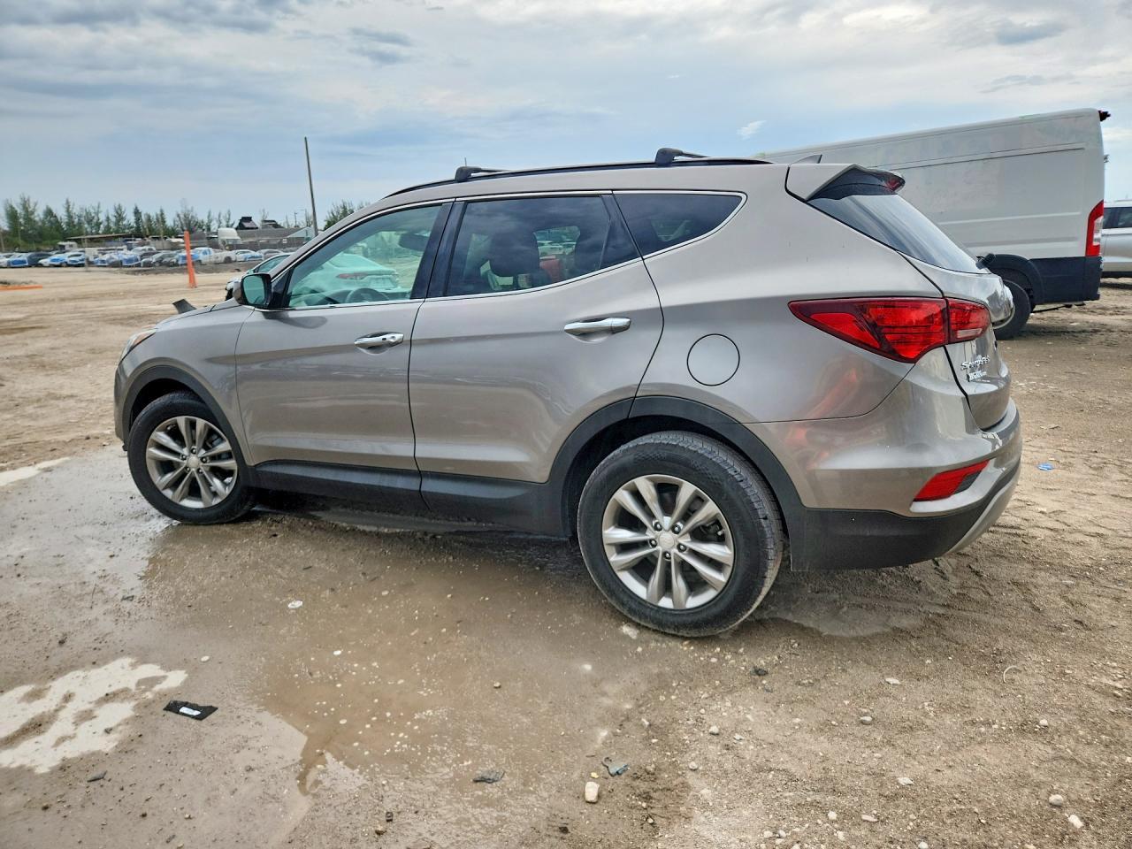 2017 Hyundai Santa Fe Sport 2.0T - Фото 2