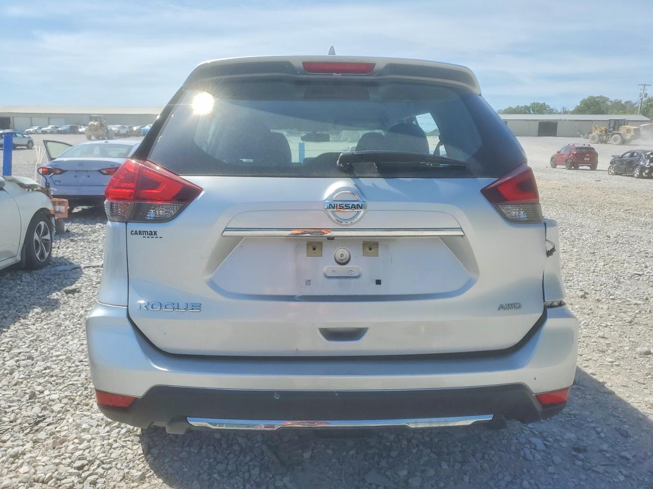 2017 Nissan Rogue S - Image 6