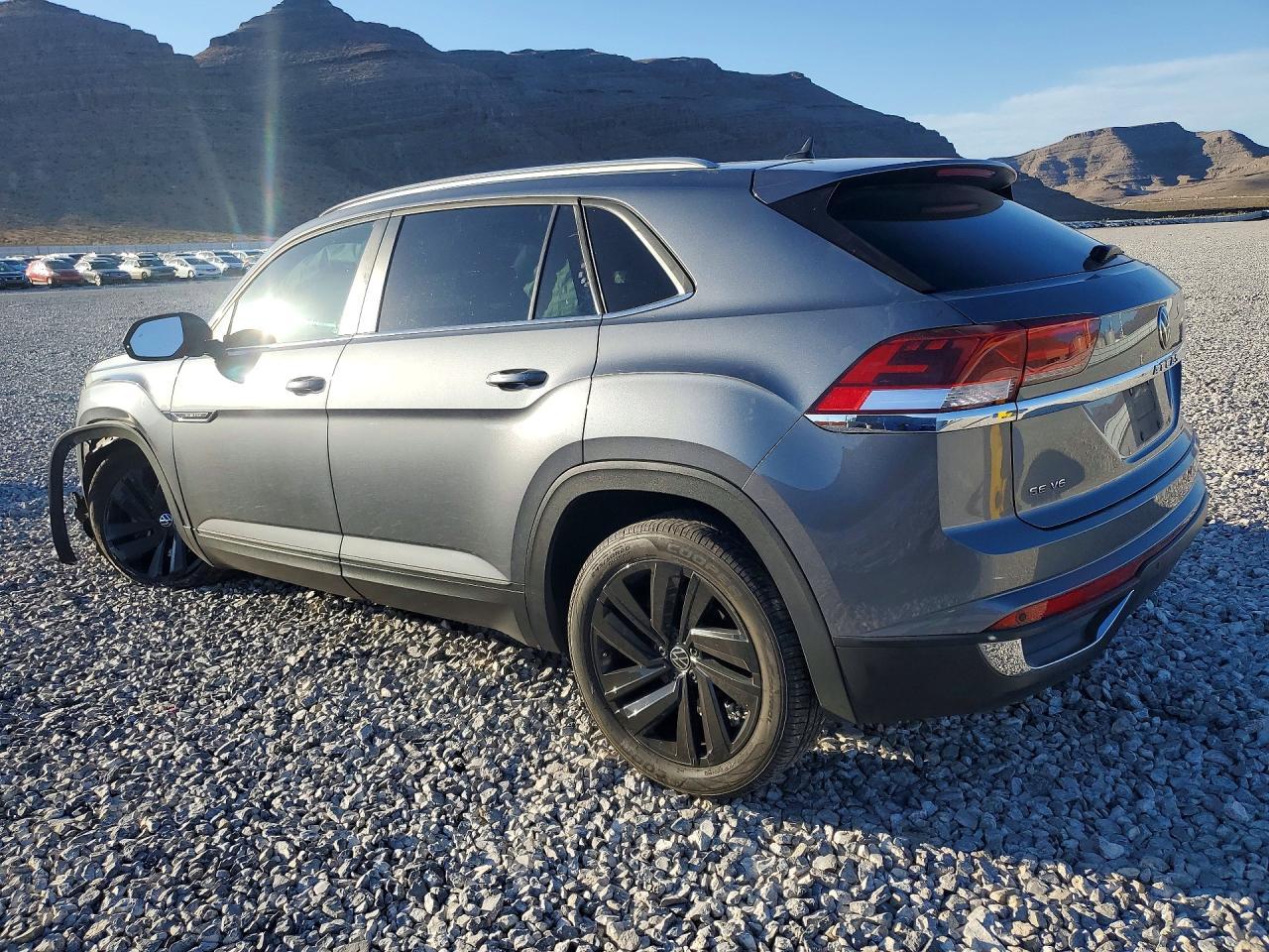 2021 Volkswagen Atlas Cross Sport Se - Фото 2