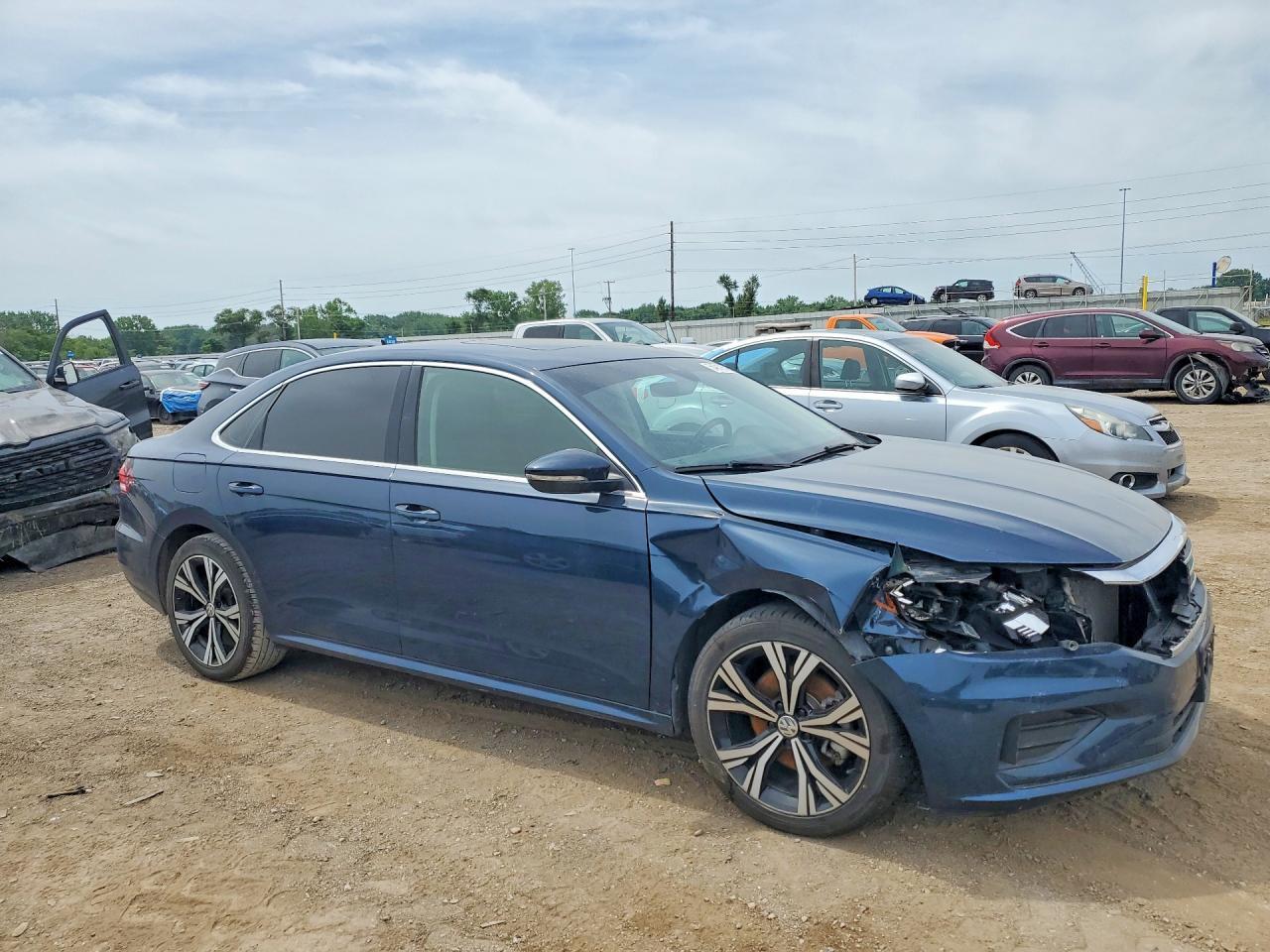 2022 Volkswagen Passat Se - Фото 4