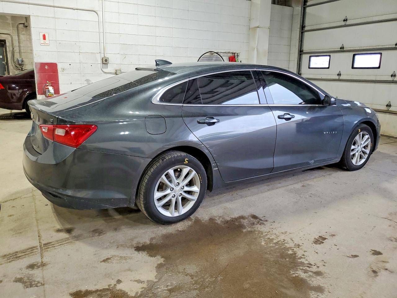 2017 Chevrolet Malibu Lt - Image 3