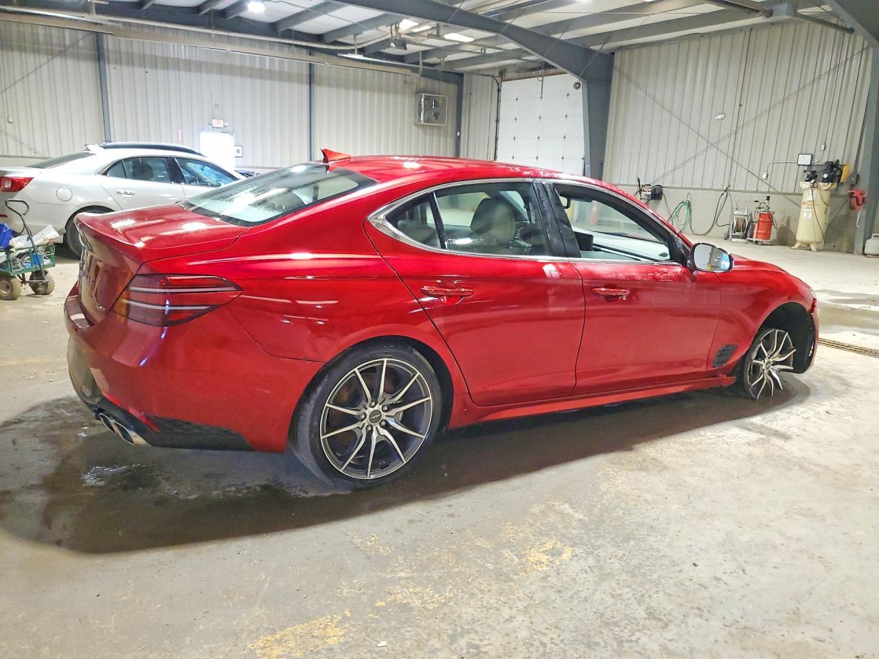 2023 Genesis G70 2.0T - Фото 3
