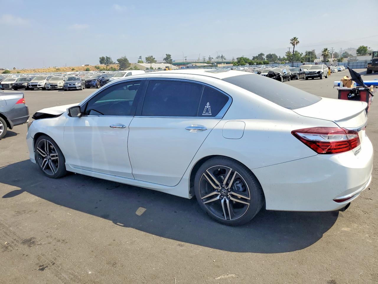 2017 Honda Accord Sport Special Edition - Image 2