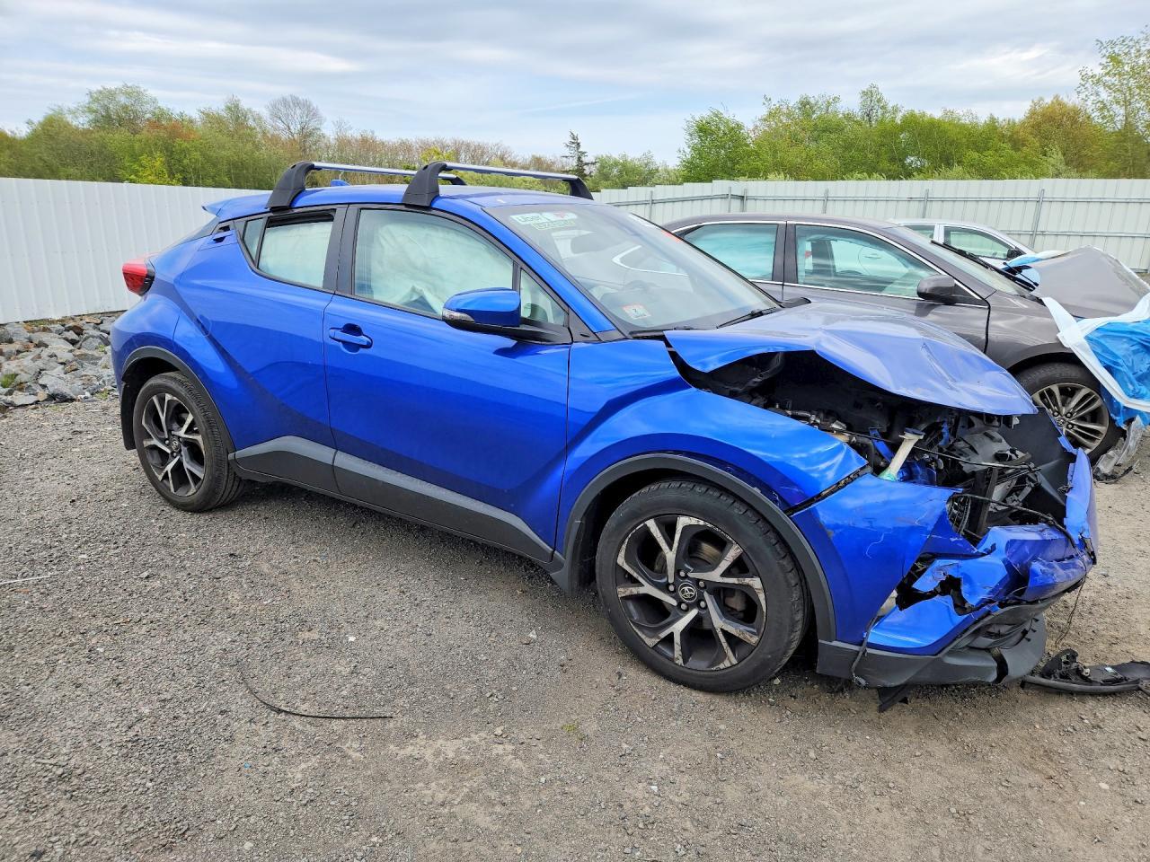 2018 Toyota C-Hr Xle Premium - Image 4