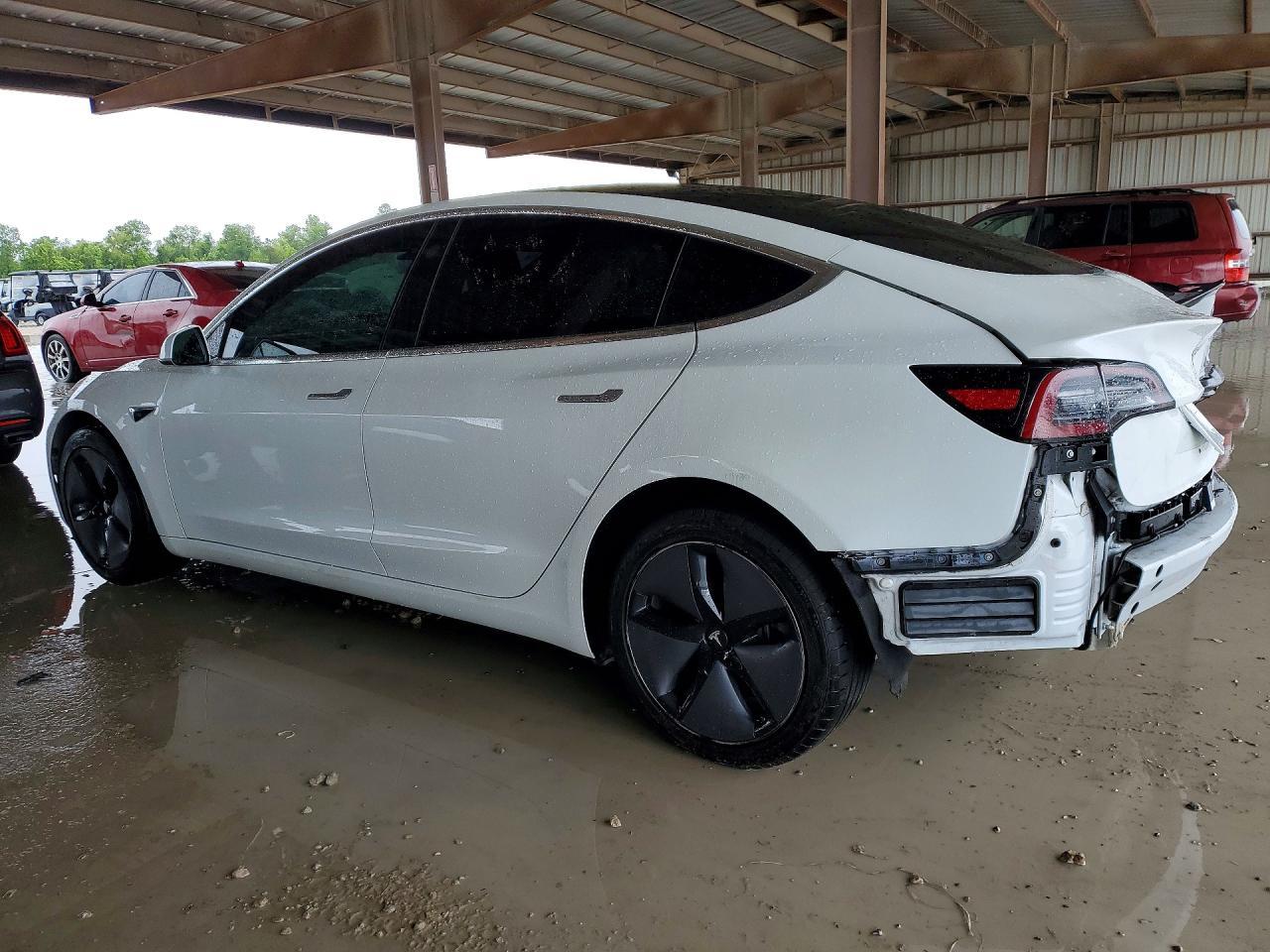 2018 Tesla Model 3 - Фото 2