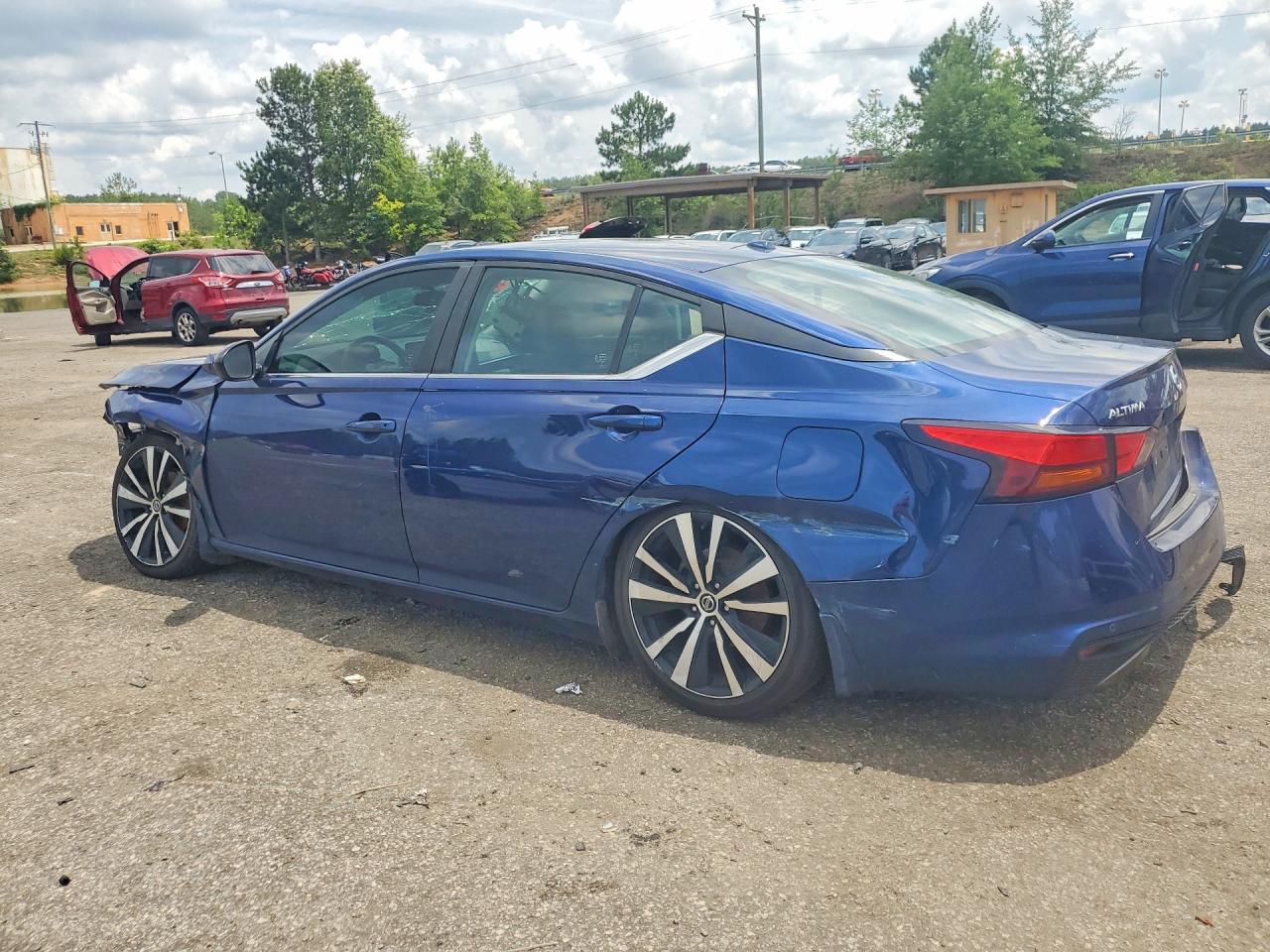 2020 Nissan Altima Sr - Фото 2