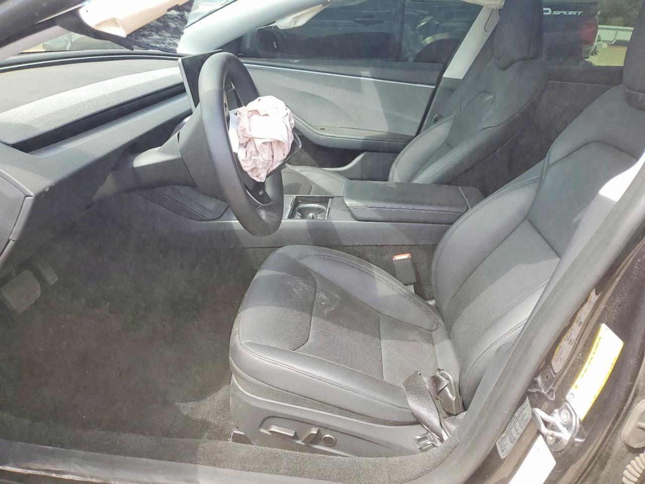 2025 Tesla Model 3 - Фото 7