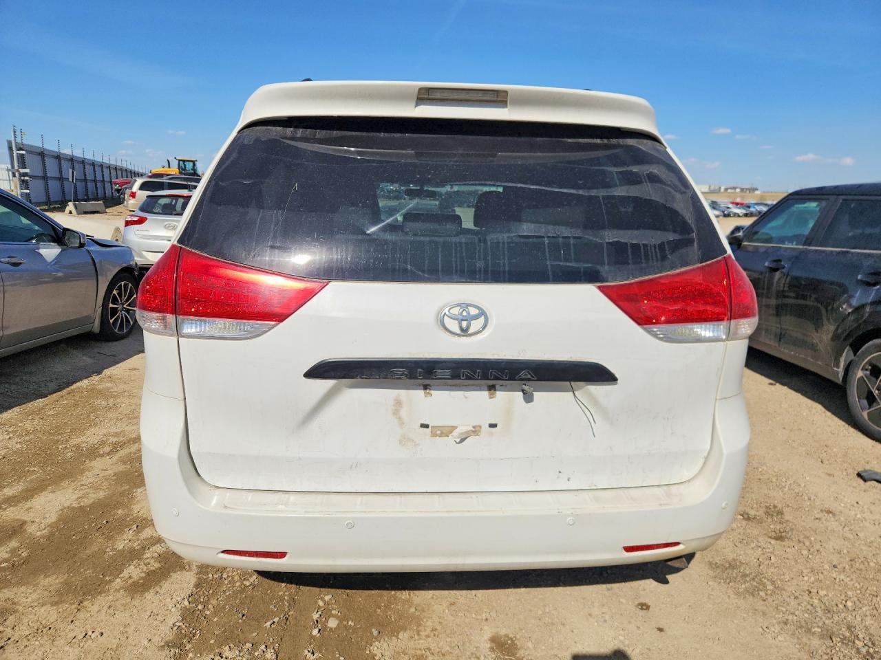 2013 Toyota Sienna L 7-Passenger - Фото 6