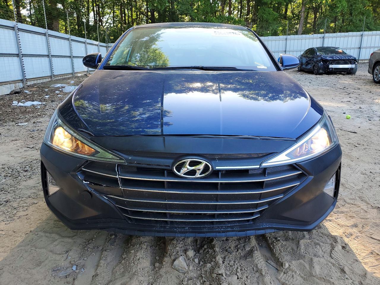 2019 Hyundai Elantra Se - Image 5