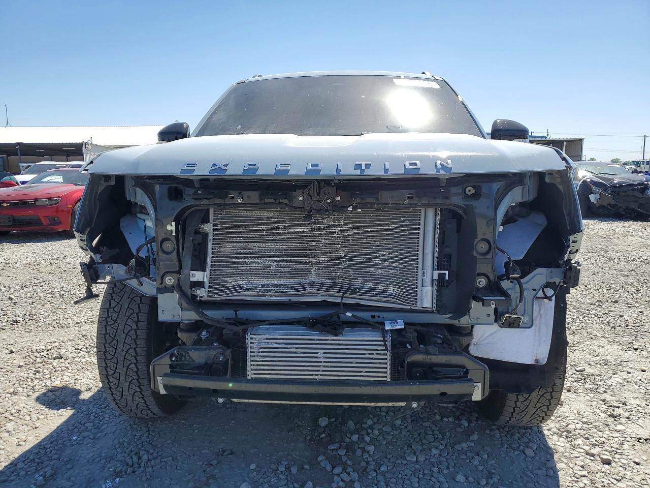 2025 Ford Expedition Active - Image 5