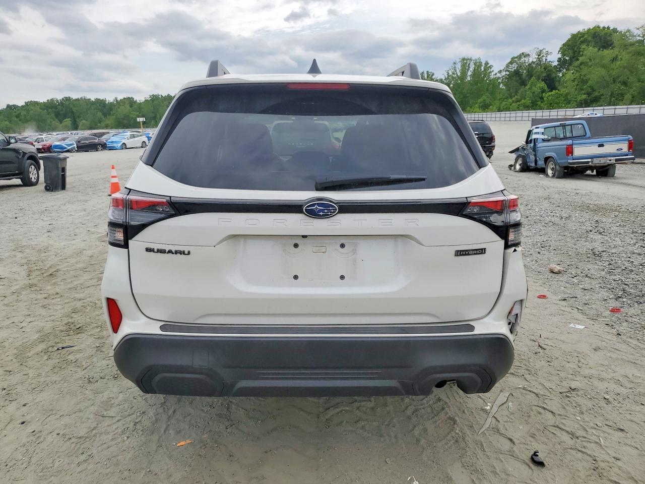 2025 Subaru Forester Premium - Image 6