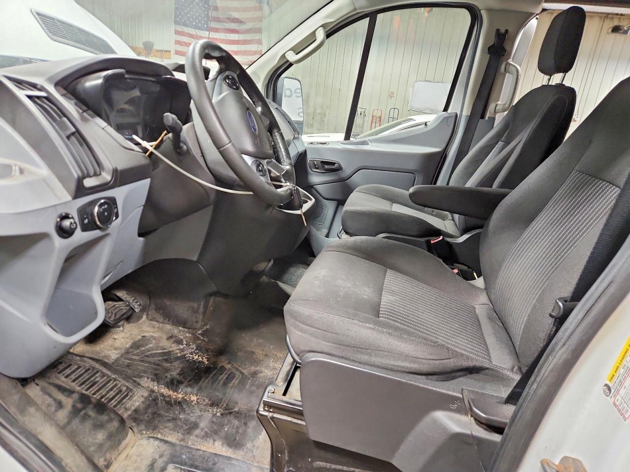 2015 Ford Transit T- - Delivery Van - Фото 7
